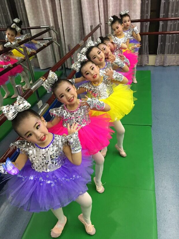 六一儿童演出服亮片蓬蓬纱裙现代爵士舞蹈服女幼儿园啦啦操表演服