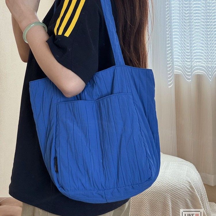 原创自制韩系简约纯色褶皱单肩帆布包通勤日常百搭休闲学生托特包