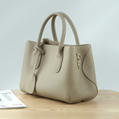 时尚 包包女式 2026新款 大气真皮女包通勤大容量牛皮斜挎妈妈手提包