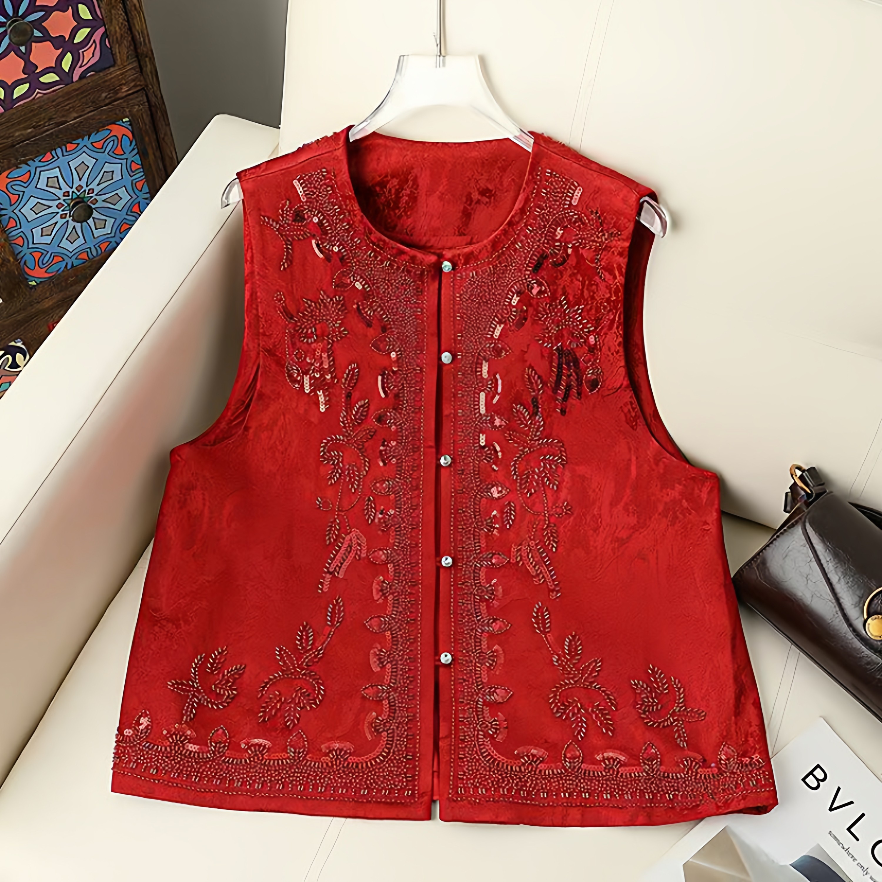 重工刺绣圆领单排扣红色马甲女新中式国风洋气坎肩新年上衣宽松,女装/女士精品,马夹,淘宝优惠券,粉丝福利购,淘宝优惠卷