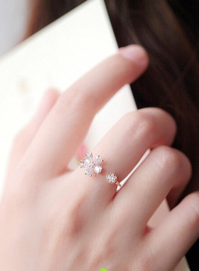小香风五瓣花微镶锆石开口戒指