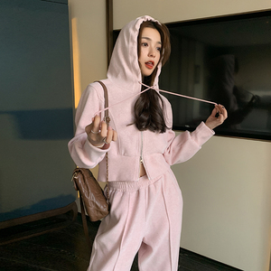 粉色运动风卫衣套装女春季2025新款连帽上衣宽松阔腿裤休闲两件套图片