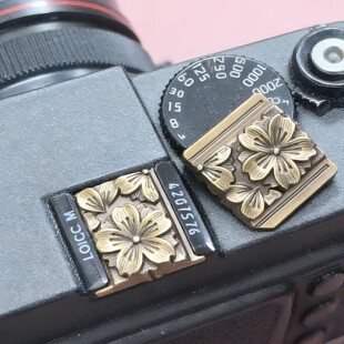 适用富士XH2/XT5/X100VI/XT30/XT4/XS20/xt50/xm5/xe4相机热靴盖