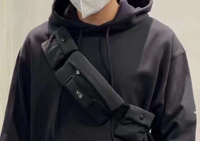 多功能胸腰包运动包2023Y3Q新品男女款运动腰包手机包黑武士腰包