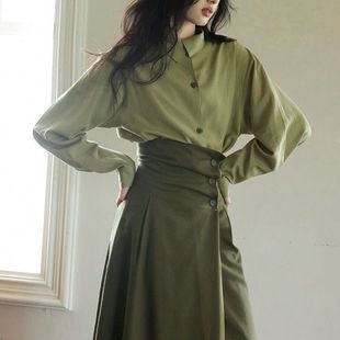 法式绿色不对称领复古套装女2025秋季新款高级感衬衫半身裙潮