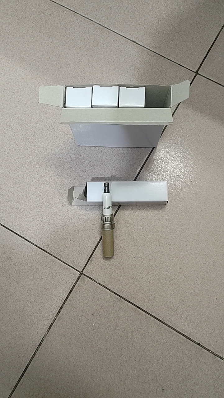 理想 火花塞L9 L8 L7 新能源汽车火嘴 火花塞  正品 私聊客服报价
