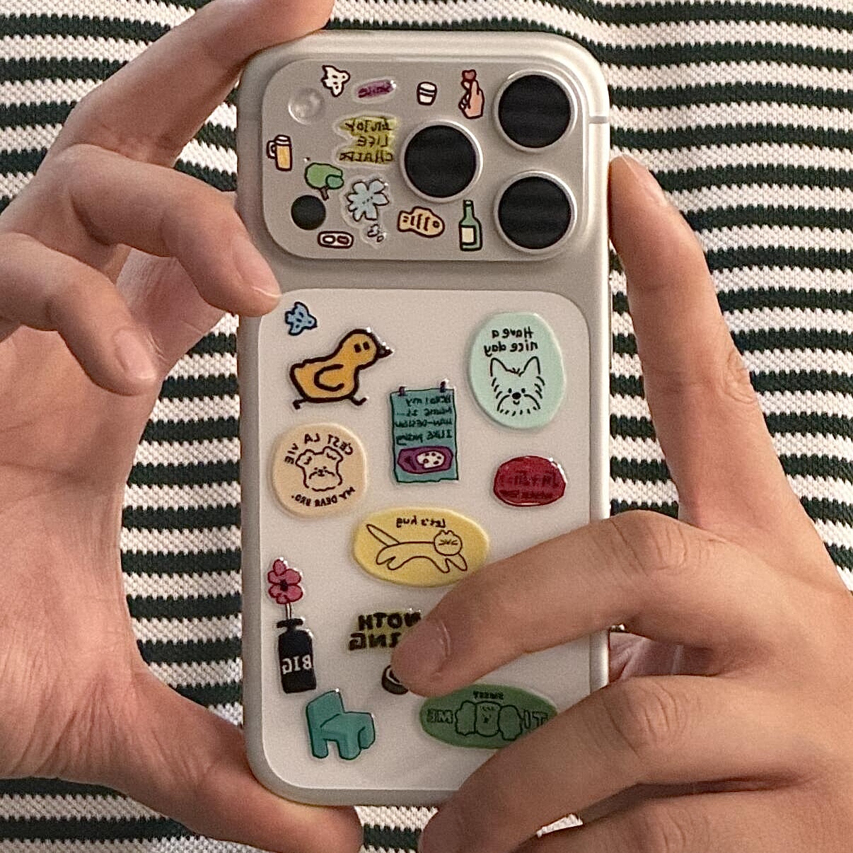 iPhone17/pro/promax苹果手机贴纸个性创意高颜值防水可爱装饰贴