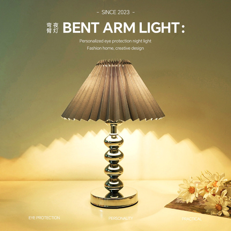 欧式台灯卧室床头灯宿舍书桌书房简约后现代轻奢美式台灯北欧创意