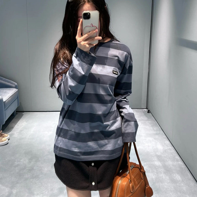 灰蓝条纹圆领宽松长袖T恤秋款女