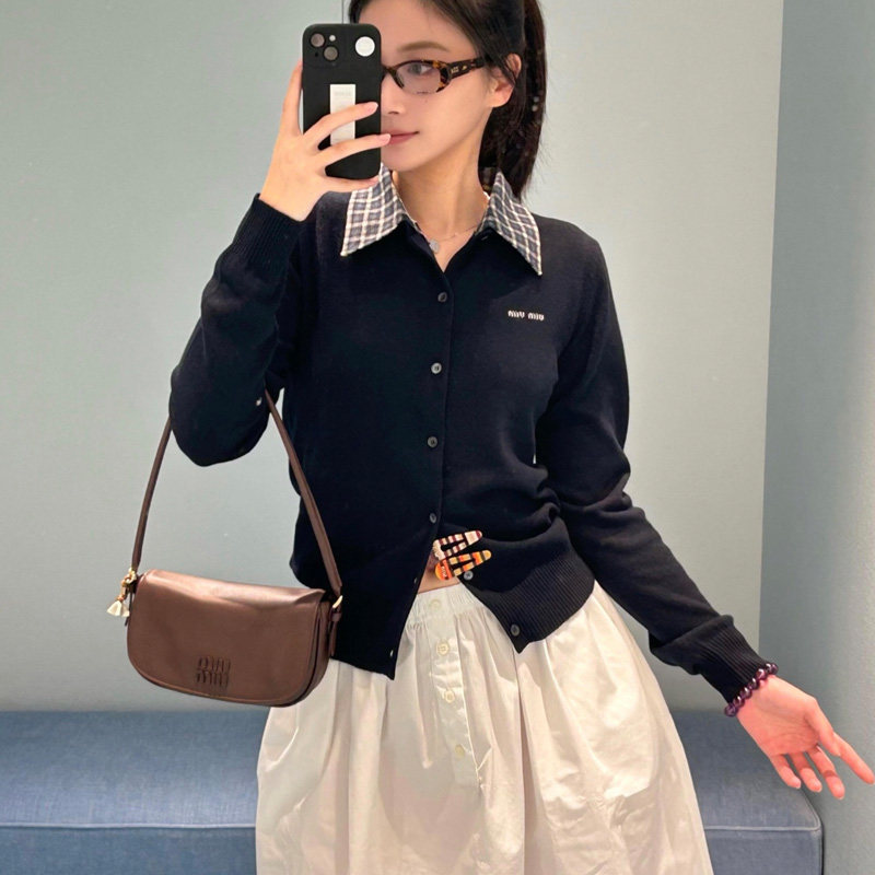 深蓝秋冬修身格子领女羊绒针织衫