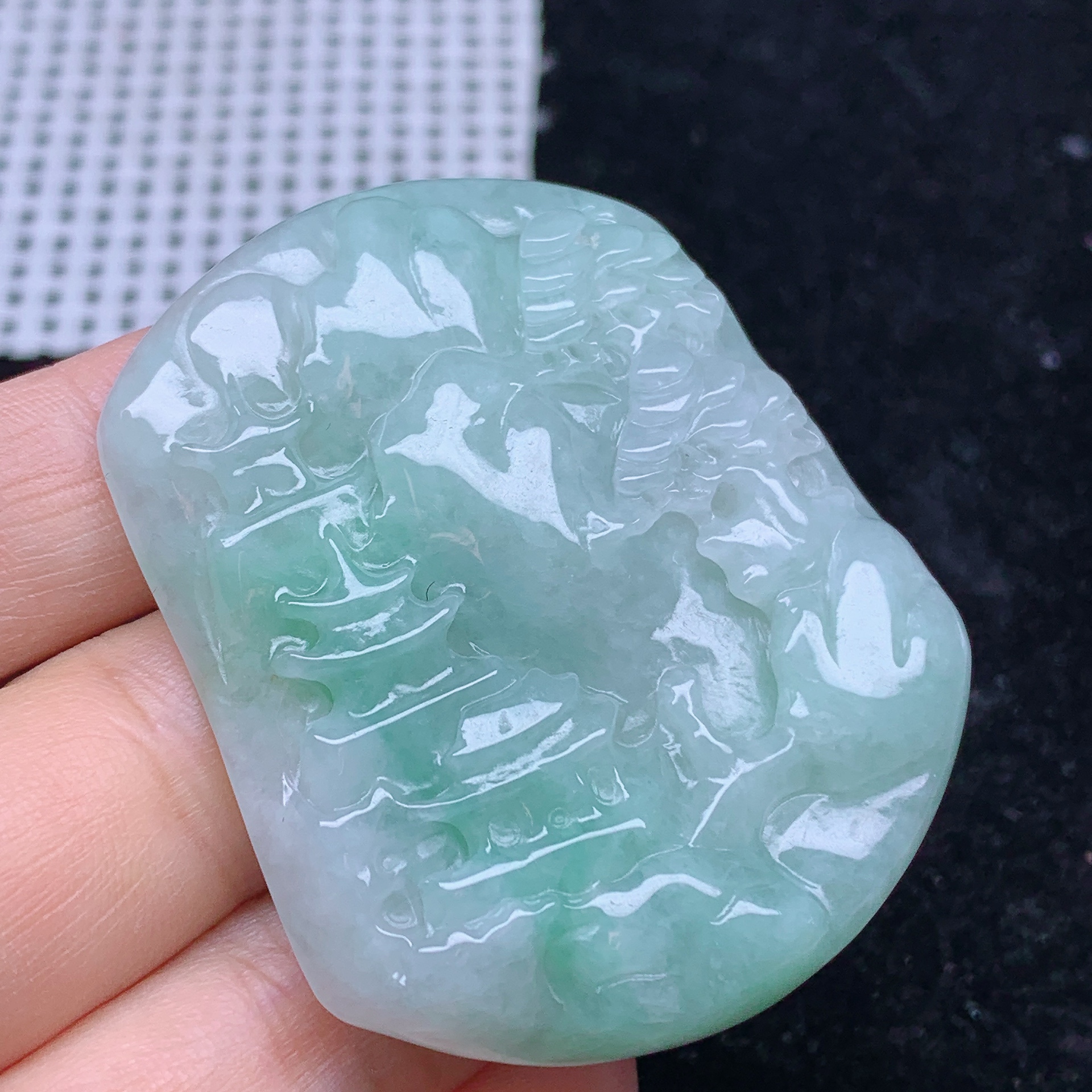 缅甸玉翡翠A货山水吊坠