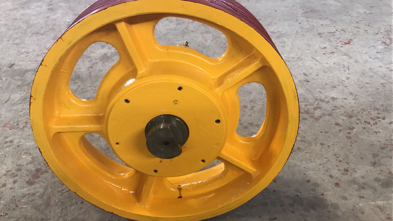 蒂森电梯对重反绳轮 400x5槽 轴长170x65配进口轴承