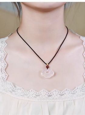 冰种白玛瑙如意锁吊坠项链