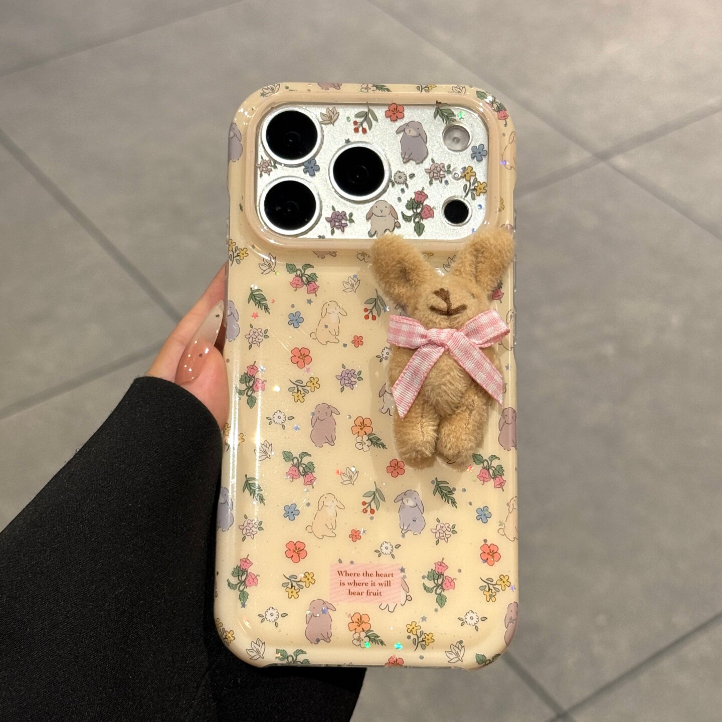 适用苹果18promax手机壳新款iPhone18pro碎花立体兔子17巨好看小众16高级感超火15的全包防摔pm女款硅胶外壳