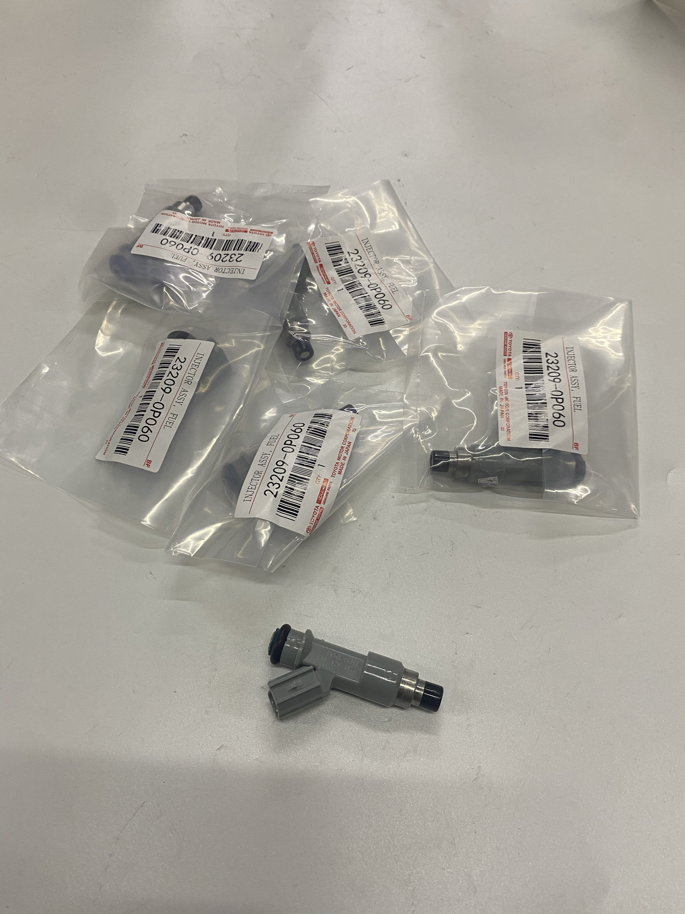 适用新老皇冠锐志雷克萨斯IS300 5GR 3GR 2GR喷油嘴