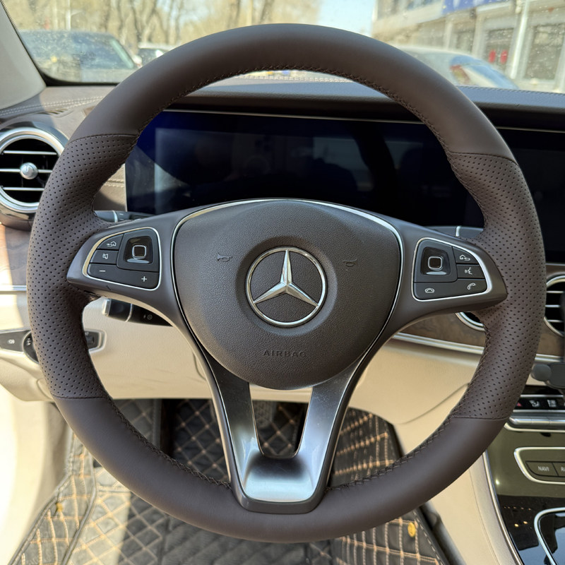 奔驰新C级新E级GLC260 C200 E300 GLA GLE CLA 专用手缝方向盘套
