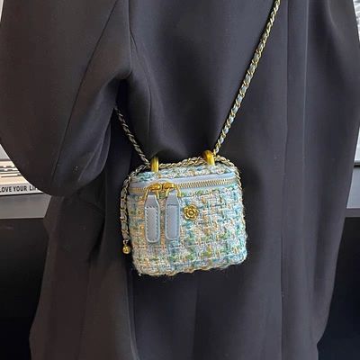 小香风毛呢迷你链条包包女2