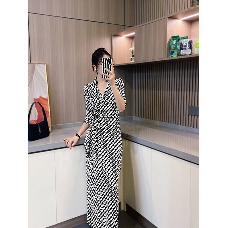 【女人丝界】 经典锁链翻领超长款裹身裙 桑蚕丝MIDI连衣裙女
