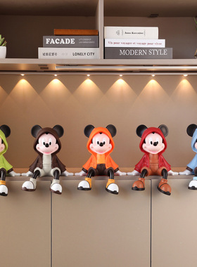 风衣米奇坐姿摆件客厅电视柜装饰入户玄关酒柜高级感小众手办轻奢