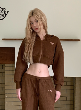 ALazyPig爱心logo连帽短款卫衣女25秋新品甜美少女系开衫外套上衣