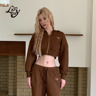 ALazyPig爱心logo连帽短款卫衣女25秋新品甜美少女系开衫外套上衣