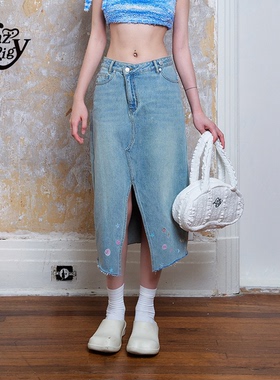 ALazyPig开衩半身牛仔裙女夏季新品不对称开衩设计甜系刺绣A字裙