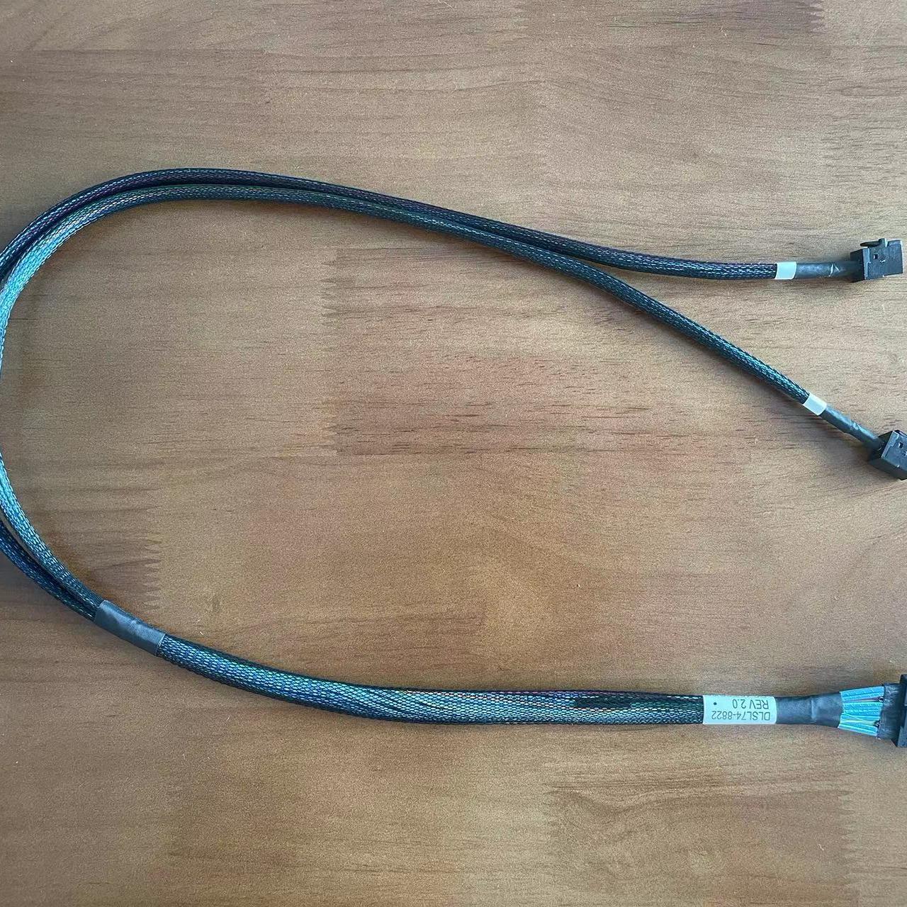 DLSL74-8822 SFF8654 8X SlimSAS 8i 转 2个 SFF8643 NVMe 数据线