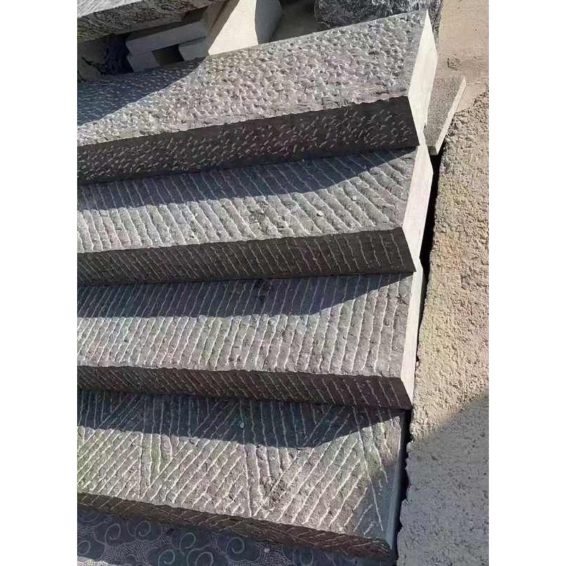 台阶石青石板材踏步石庭院脚踏石园林仿古铺路石板户外石条剁斧石