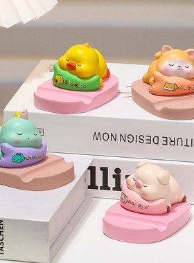 网红趴趴小动物小猪办公室生日礼物支架工位桌面支架手机平板摆件