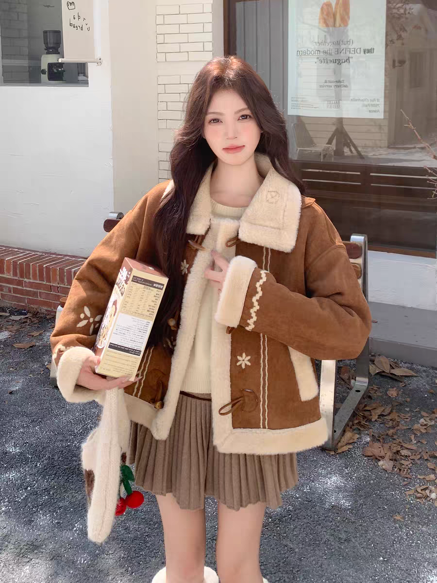 外套女2025冬季新款仿羊羔毛皮毛一体短款加厚保暖麂皮绒刺绣上衣