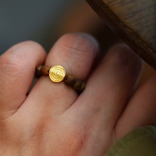 纯银金币高级沉水海南奇楠沉香戒指女小众设计木文玩戒指轻奢