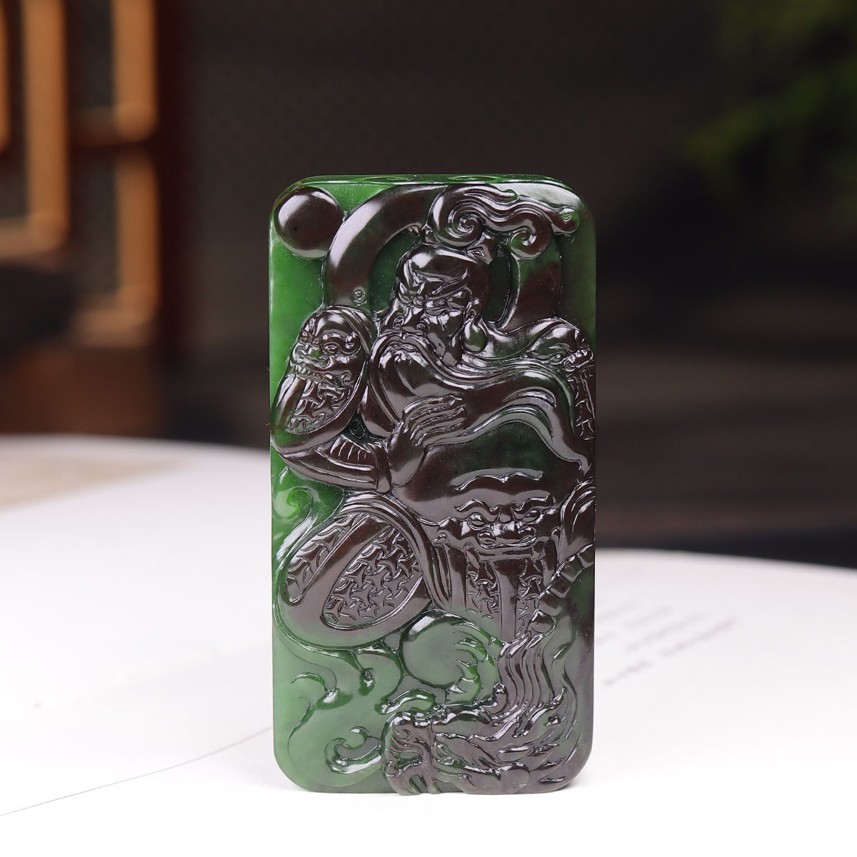 (古晨珠宝)俄罗斯和田玉聚红皮阳绿碧玉关公挂件吊坠玉坠88g
