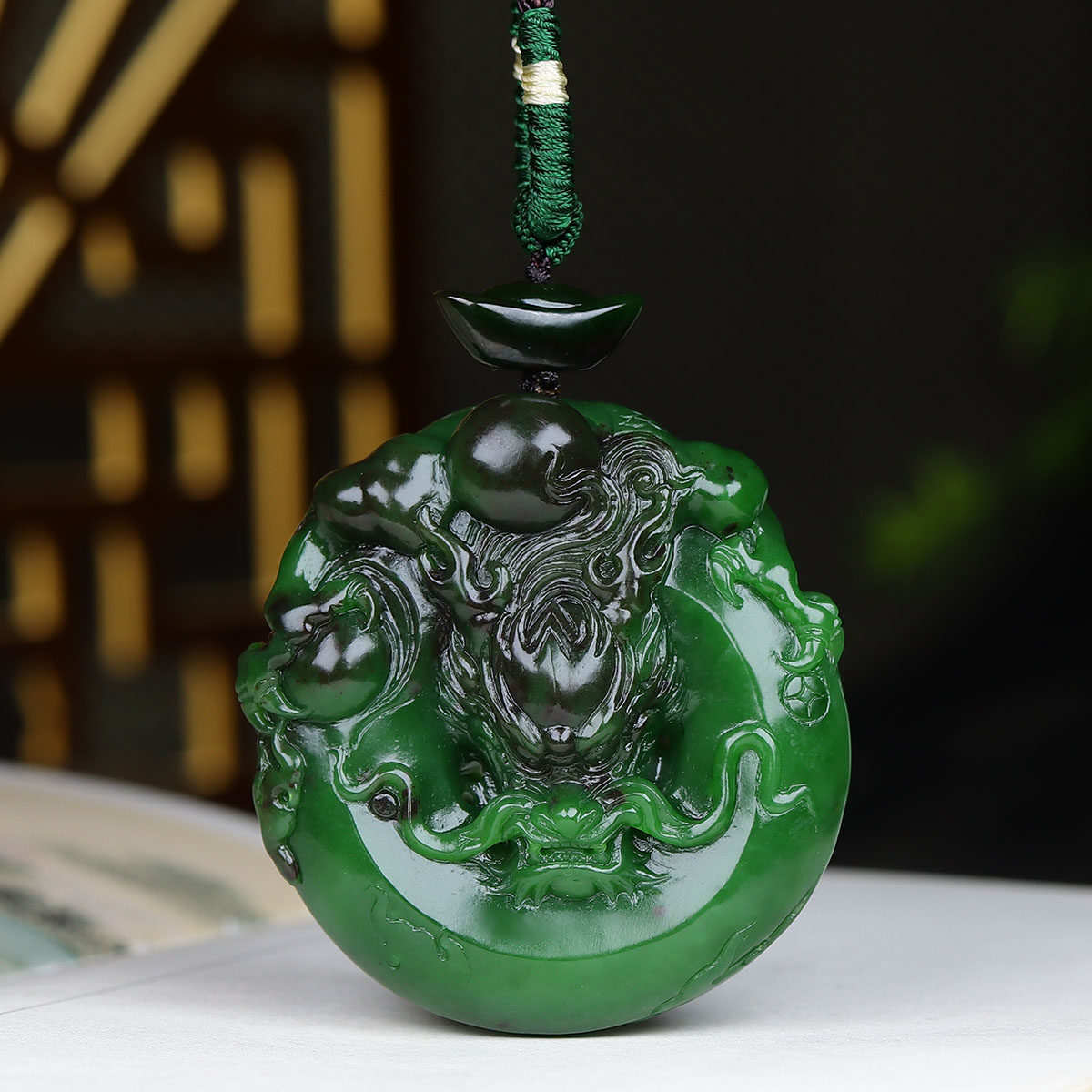 （古晨珠宝）俄罗斯和田玉菠菜绿碧玉生肖龙挂件吊坠玉坠70g