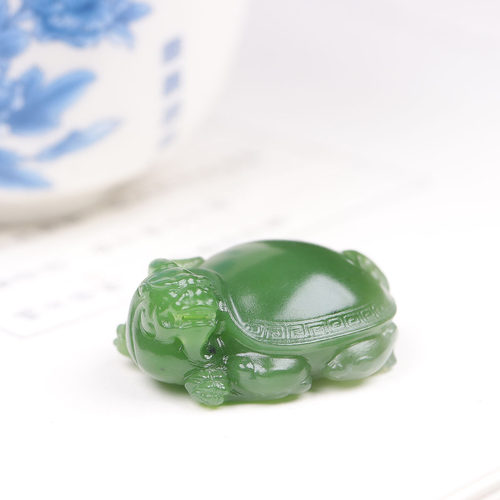 （古晨珠宝）俄罗斯和田玉吊坠白加绿碧玉龙龟挂件玉坠15g