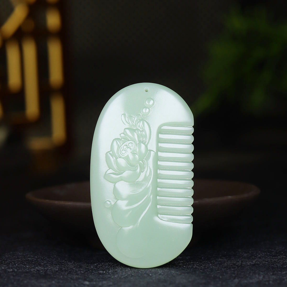 (古晨珠宝)俄罗斯和田玉粉青碧玉梳子挂件吊坠玉坠一梳百顺32g
