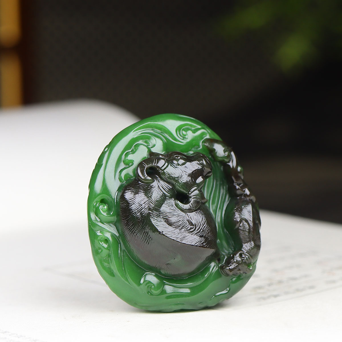 (古晨珠宝) 俄罗斯和田玉老坑聚红皮碧玉生肖牛挂件吊坠玉坠50g