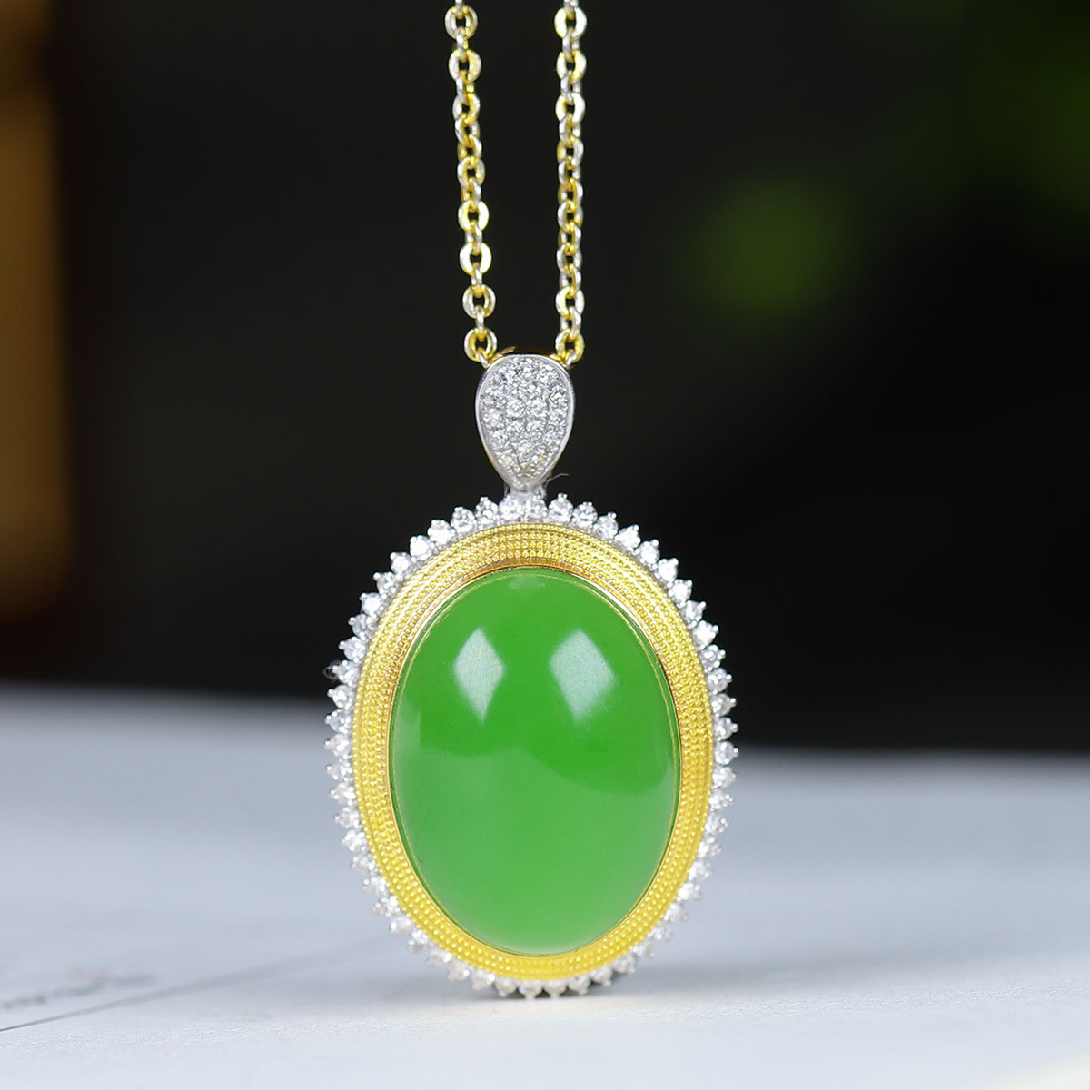 （古晨珠宝）俄罗斯和田玉阳绿碧玉18k蛋面挂件吊坠玉坠5g