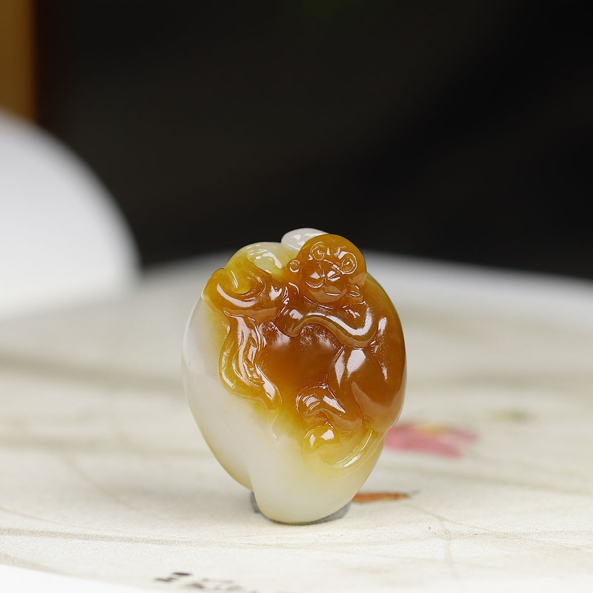 （古晨珠宝）新疆和田玉且末糖白玉猴子挂件吊坠玉坠灵猴献寿15g