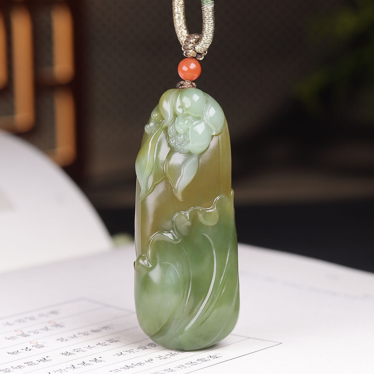 (古晨珠宝) 俄罗斯和田玉黑羊洞碧玉莲花挂件吊坠43g