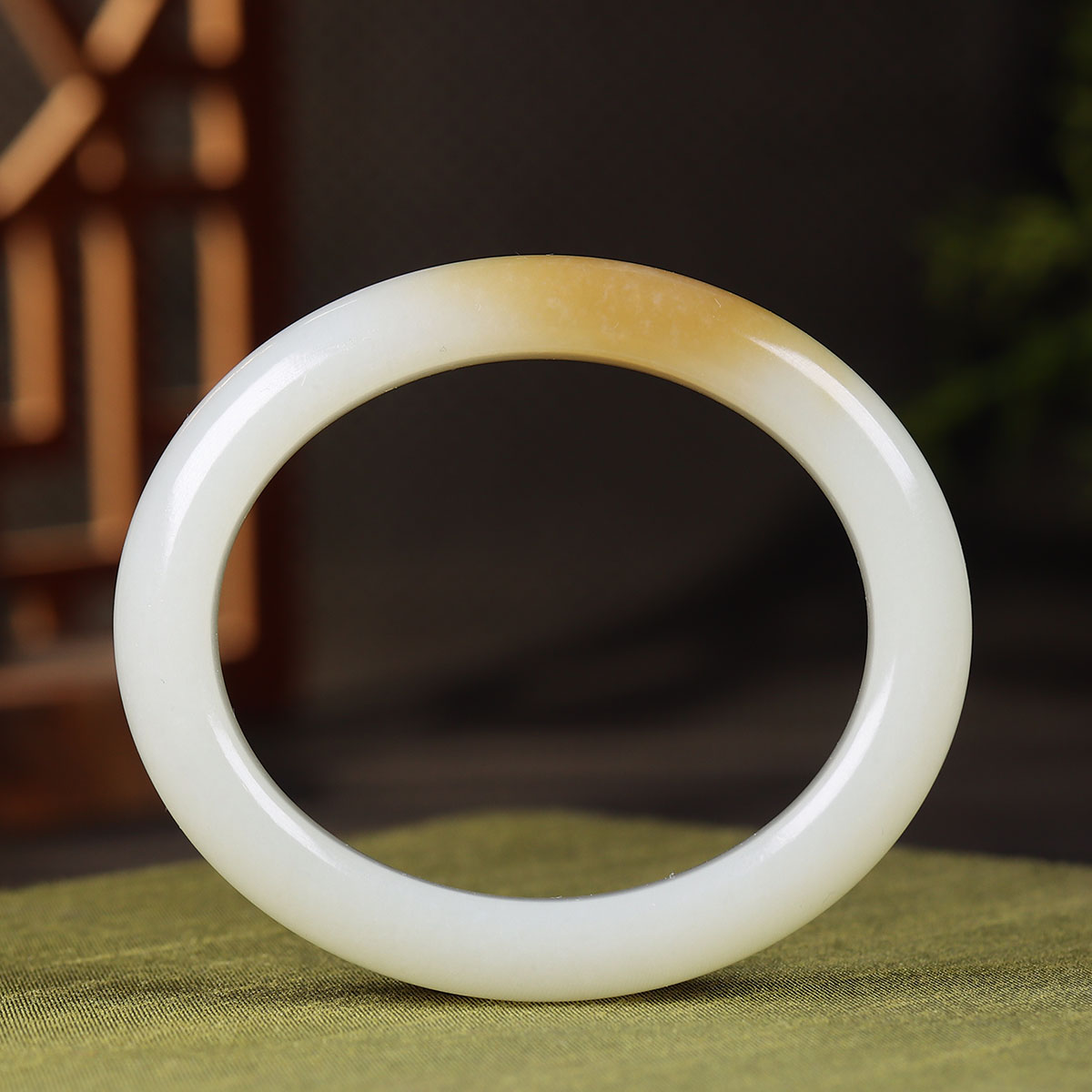 （古晨珠宝) 新疆和田玉糖白玉贵妃手镯玉镯女镯子49g58/48mm