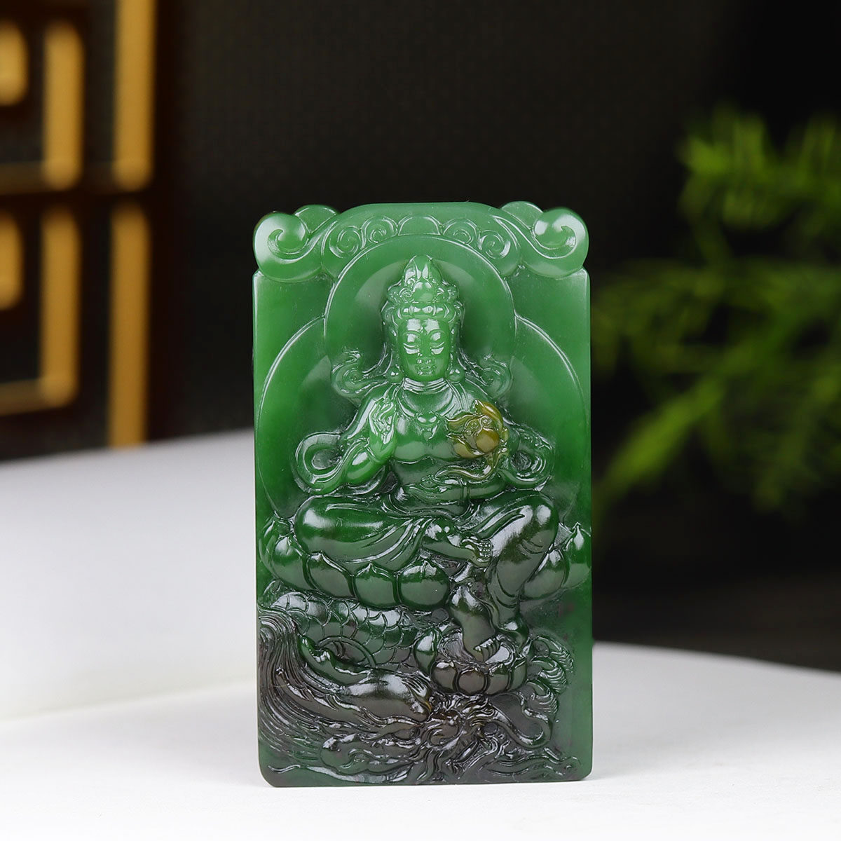 （古晨珠宝）俄罗斯和田玉菠菜绿聚红皮碧玉观音挂件吊坠玉坠118g