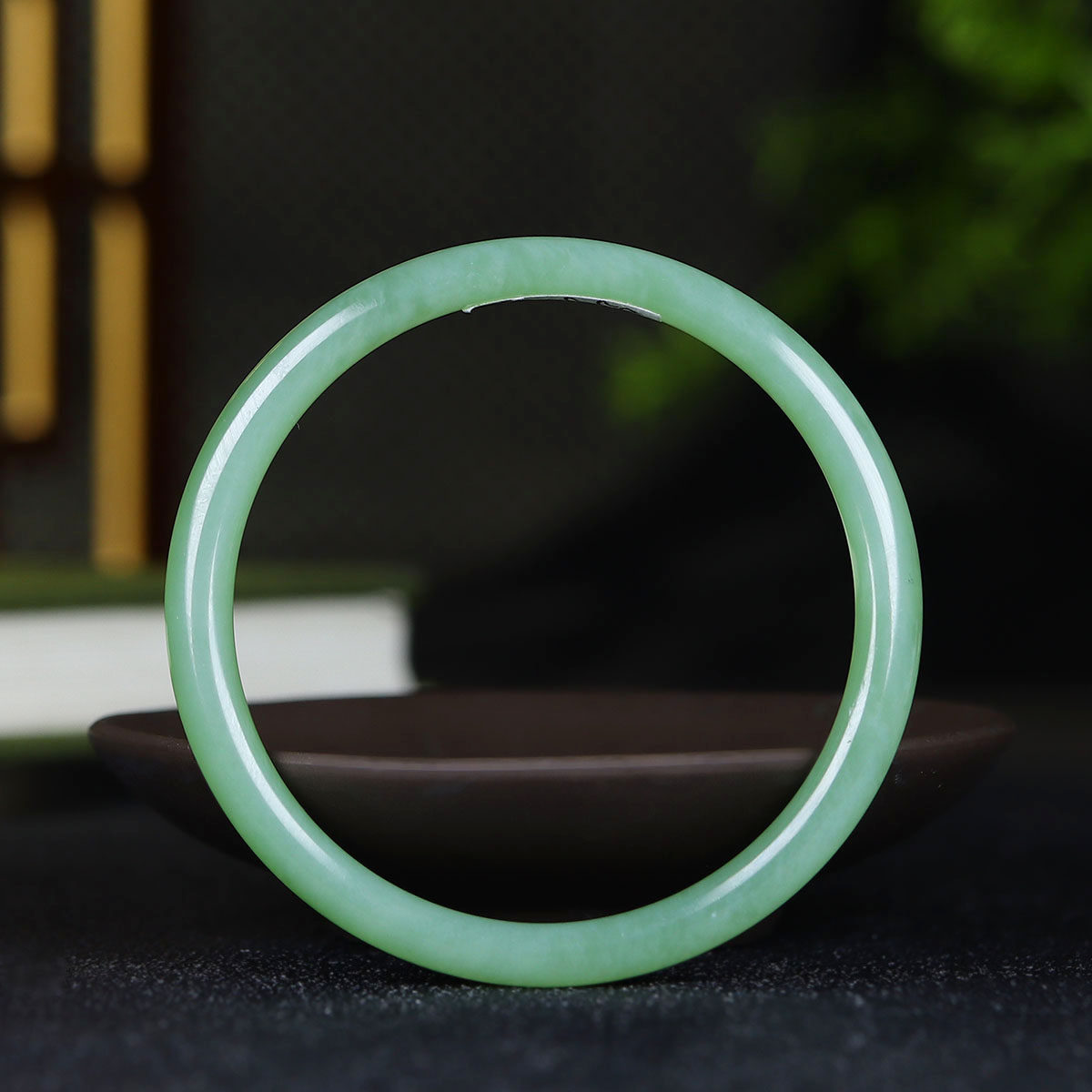 （古晨珠宝）俄罗斯和田玉粉青碧玉细圆条手镯女款玉镯15g55mm