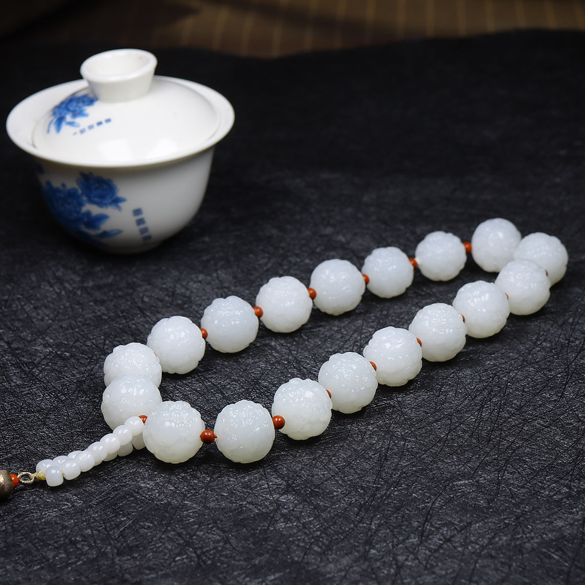 （古晨珠宝）新疆和田玉羊脂白玉貔貅手串挂件手持182g