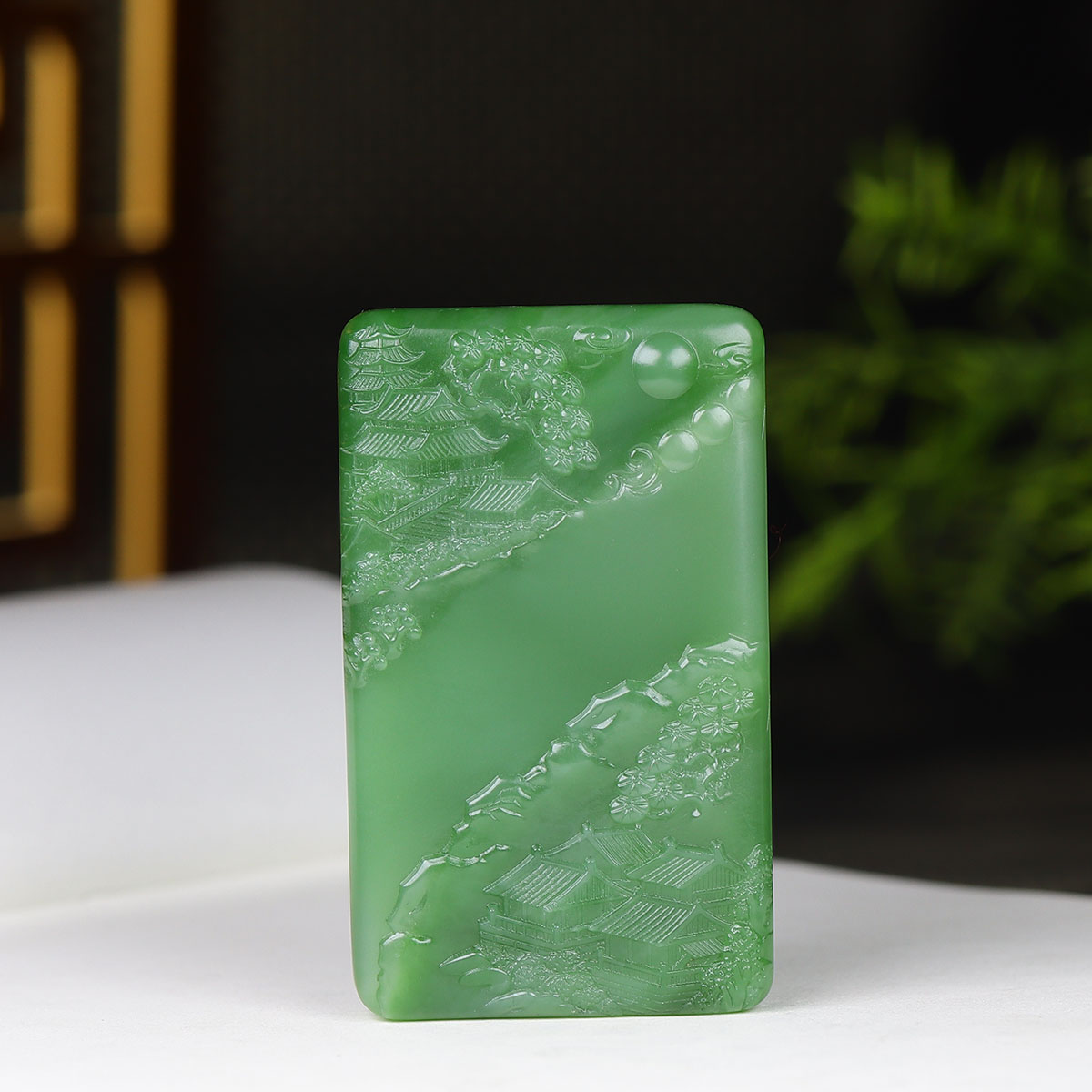 (古晨珠宝)俄罗斯和田玉粉绿碧玉山水挂件玉牌吊坠富贵人家79g