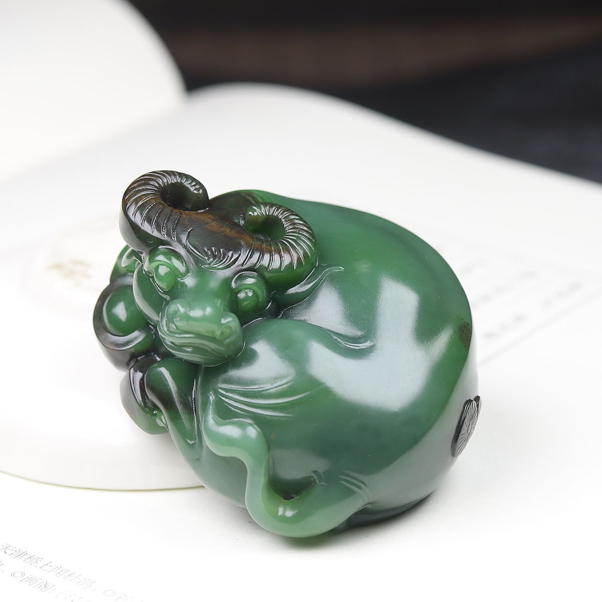 （古晨珠宝）俄罗斯和田玉碧玉聚红皮牛把件摆件手玩牛气冲天123g