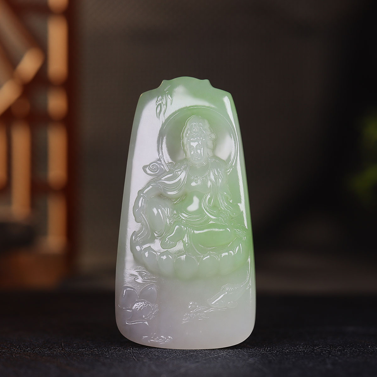(古晨珠宝)青海和田玉翠青观音挂件吊坠玉坠玉牌自在观音51g