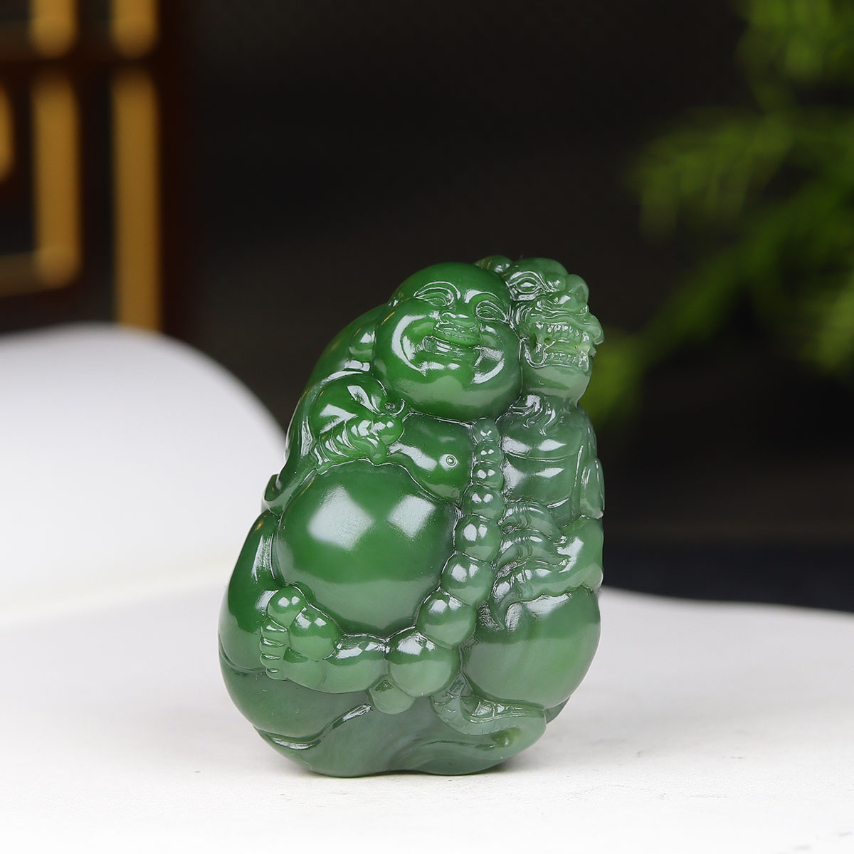 (古晨珠宝) 俄罗斯和田玉碧玉弥勒佛挂件吊坠玉坠天生福相79g