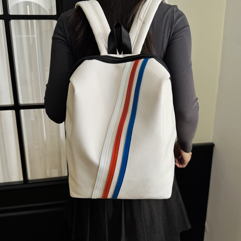 美式学院风条纹运动双肩包女轻便大容量学生书包白色休闲旅游背包