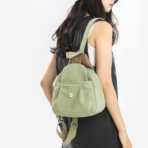 轻便两用锁扣双肩包女小型百搭多巴胺背包户外简约旅游尼龙布胸包