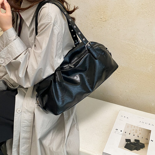 ZBBV黑色亮面女包简约通勤大容量高级感单肩手提包
